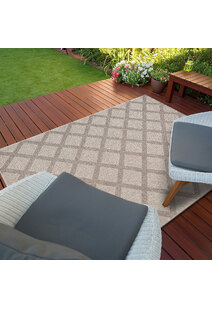 Mika Diamond Trellis Patio Rug