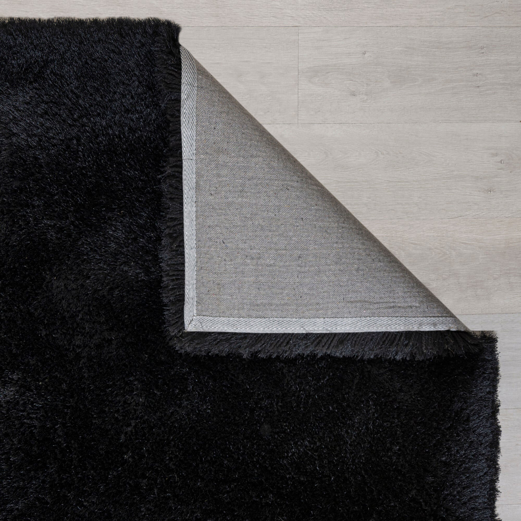 Deluxe Black Shag Rug