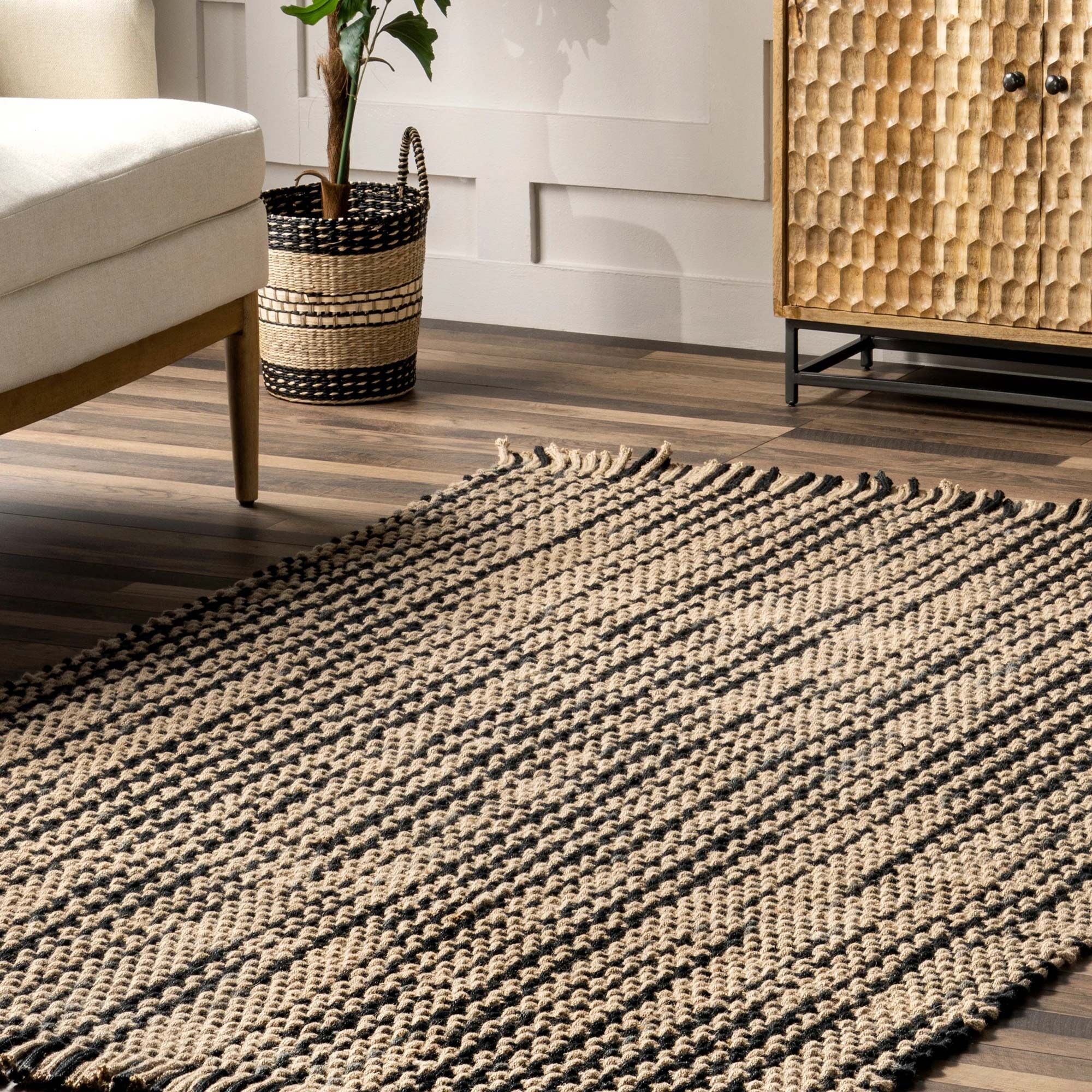 Savona Hand Made Jute Rug