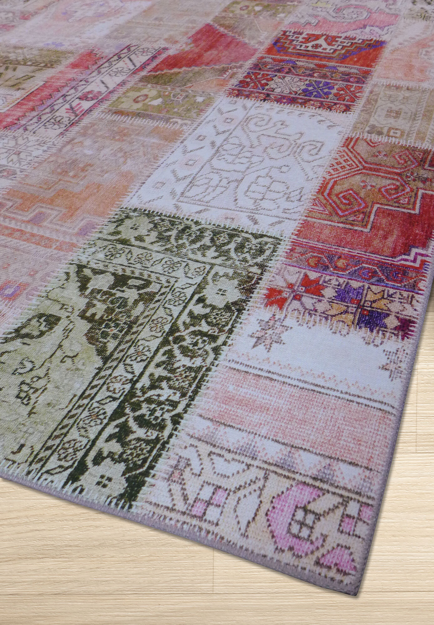 Noble Traditional Patchwork Rug 