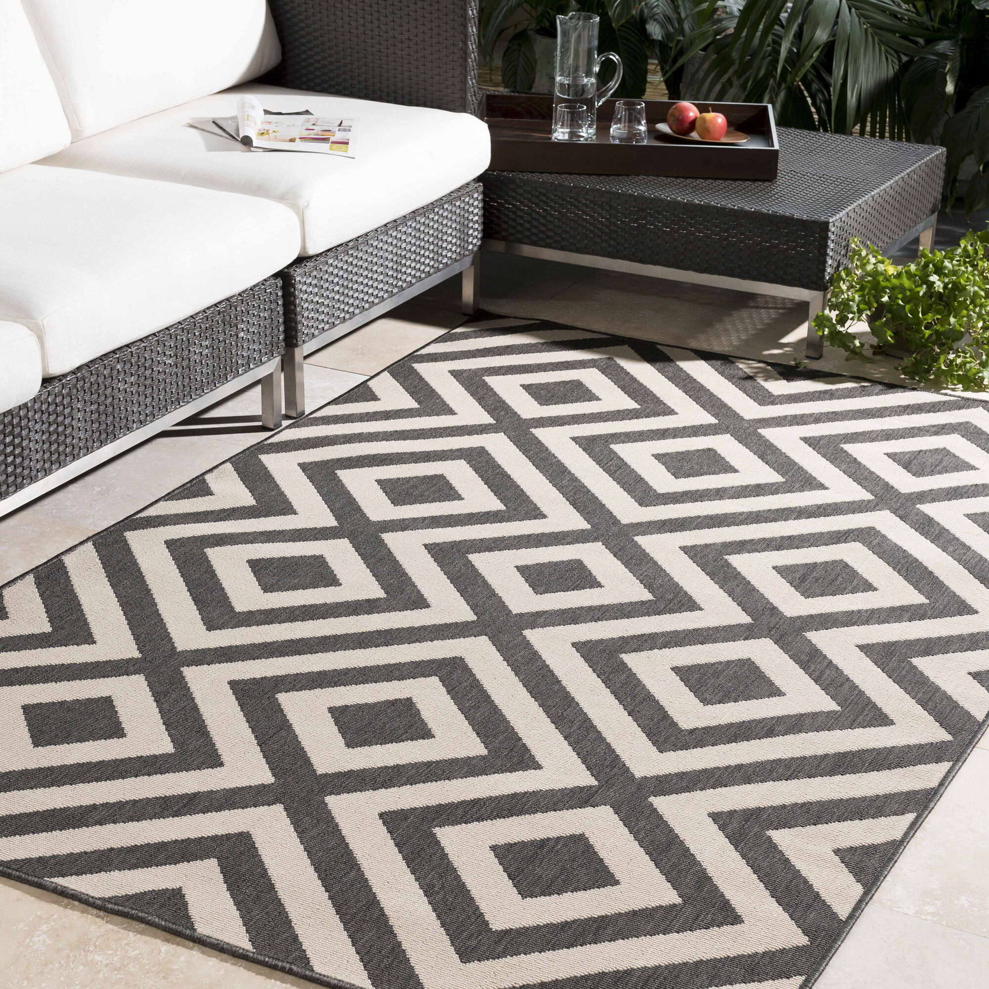 Ambient Geometric Outdoor Rug