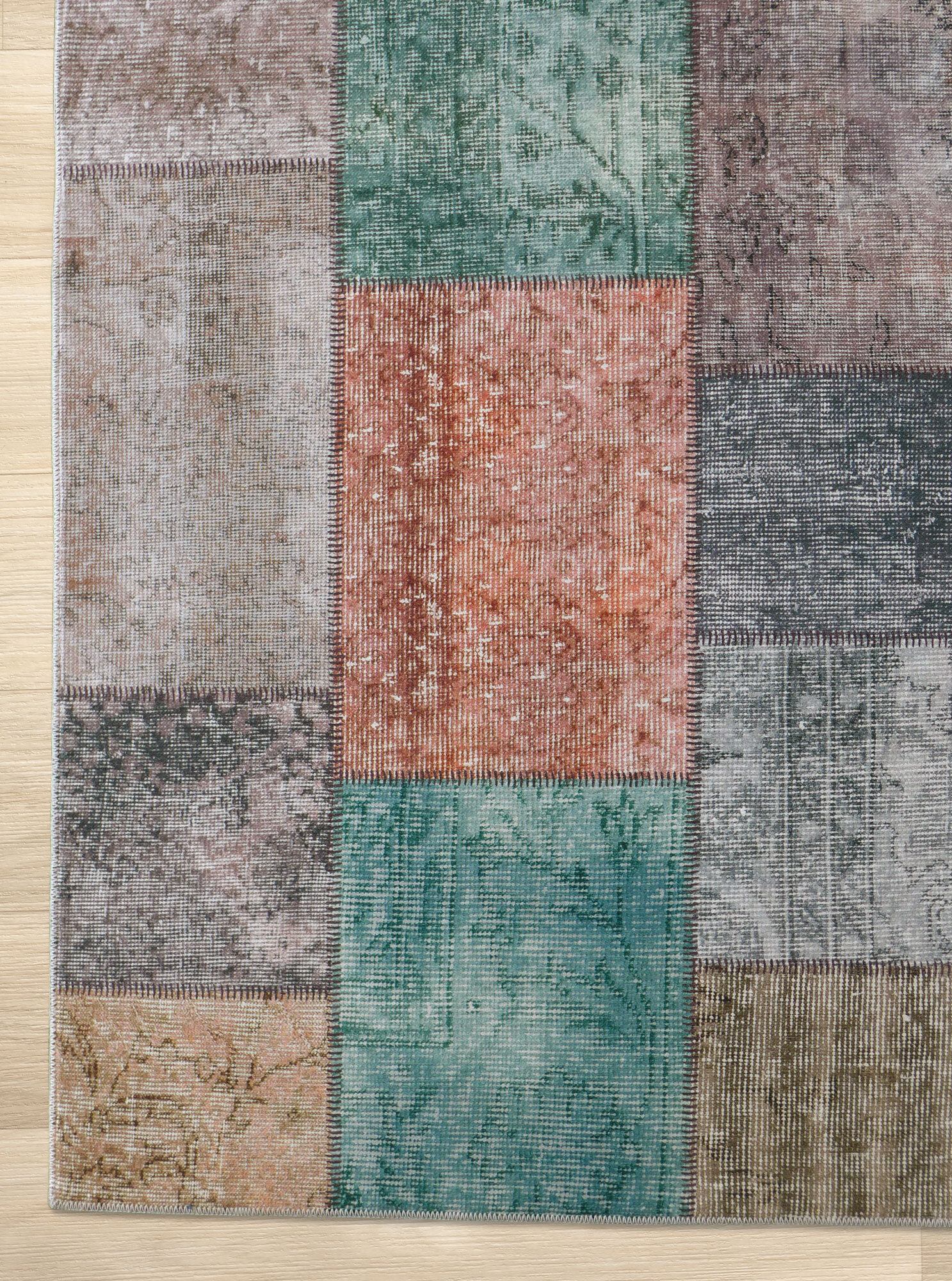 Noble Traditional Patchwork Rug 