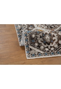 Lukas Traditional Geometric Rug