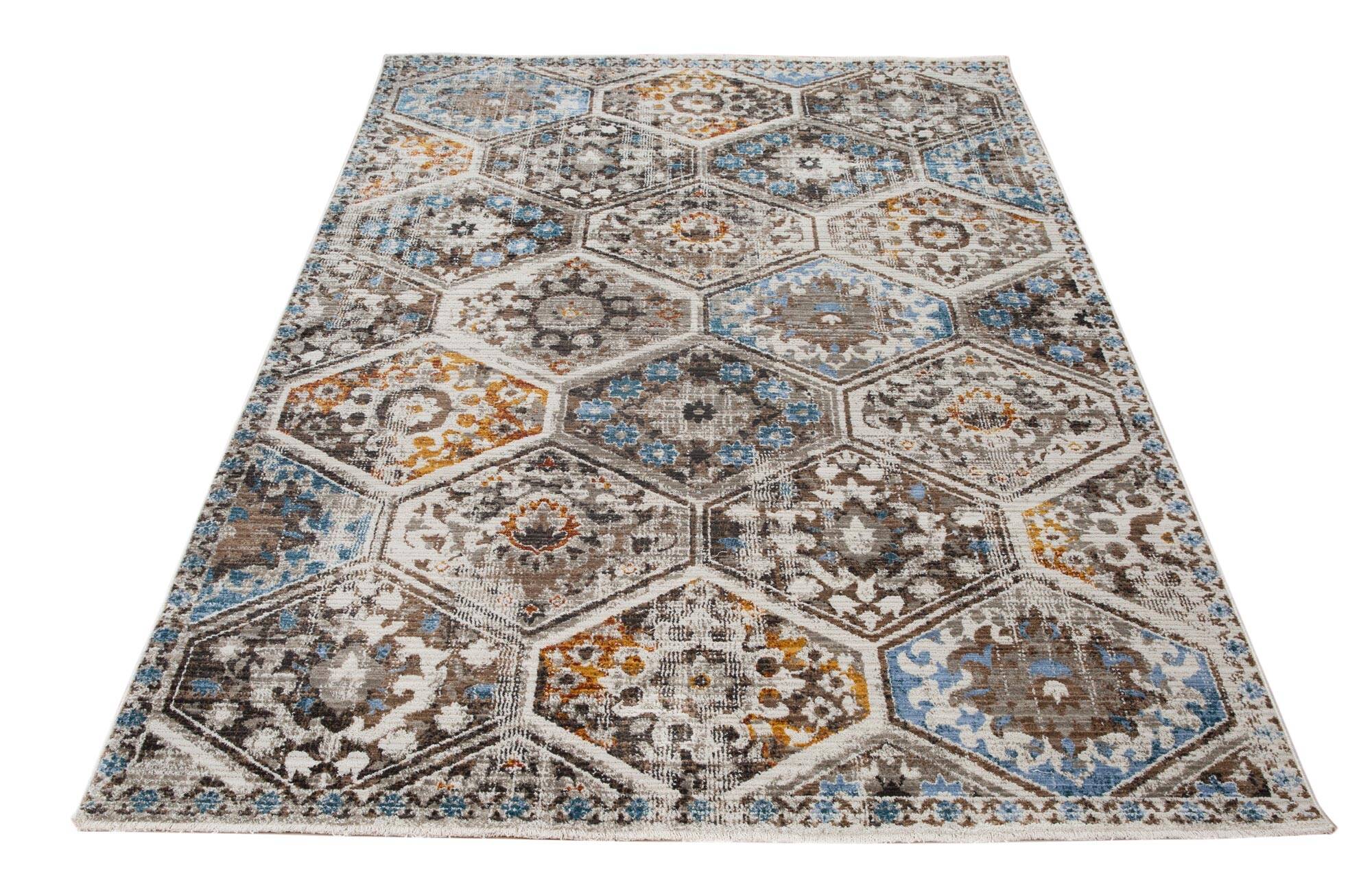 Lukas Traditional Geometric Rug