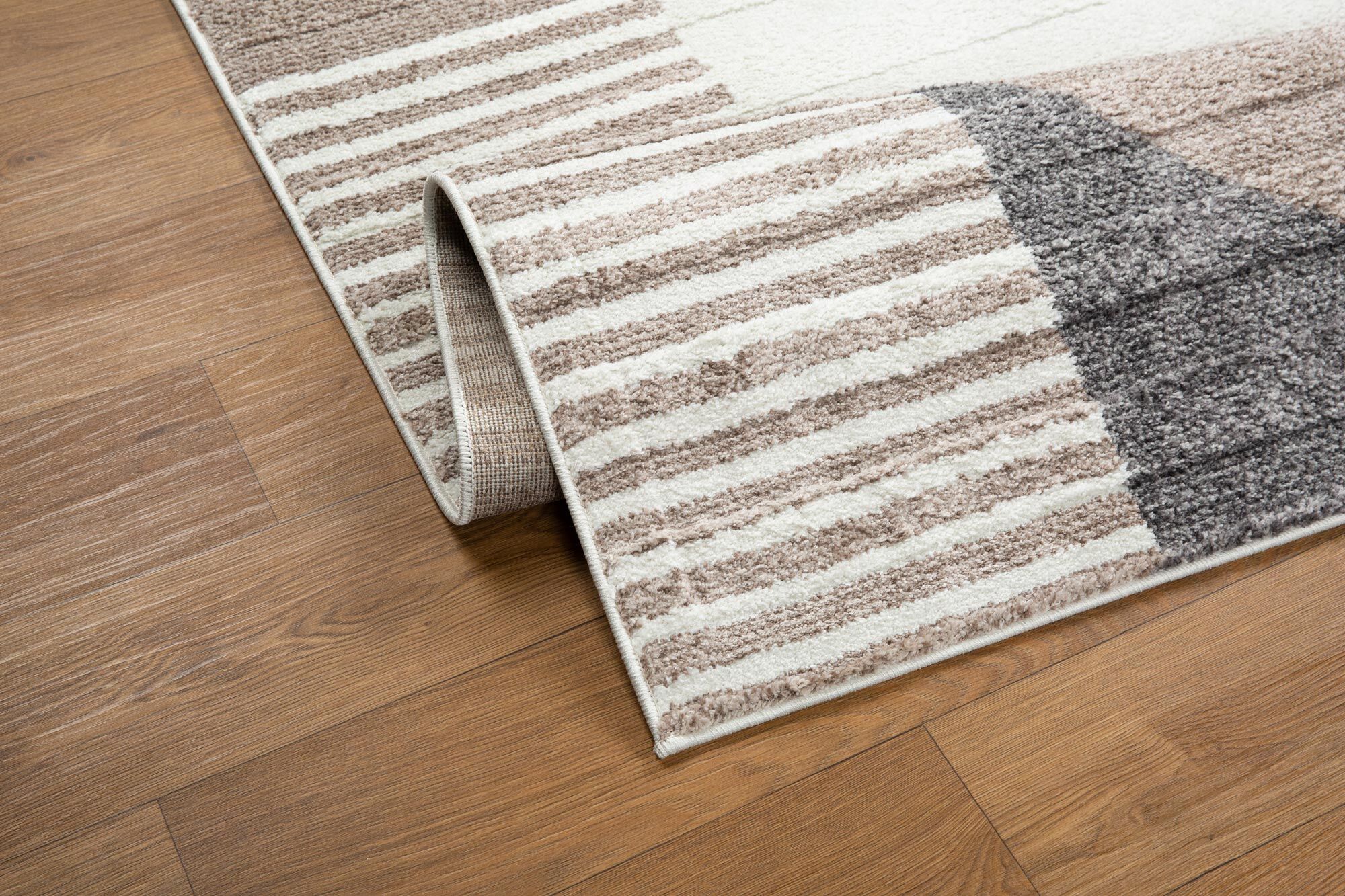 Austin Geometric Striped Rug