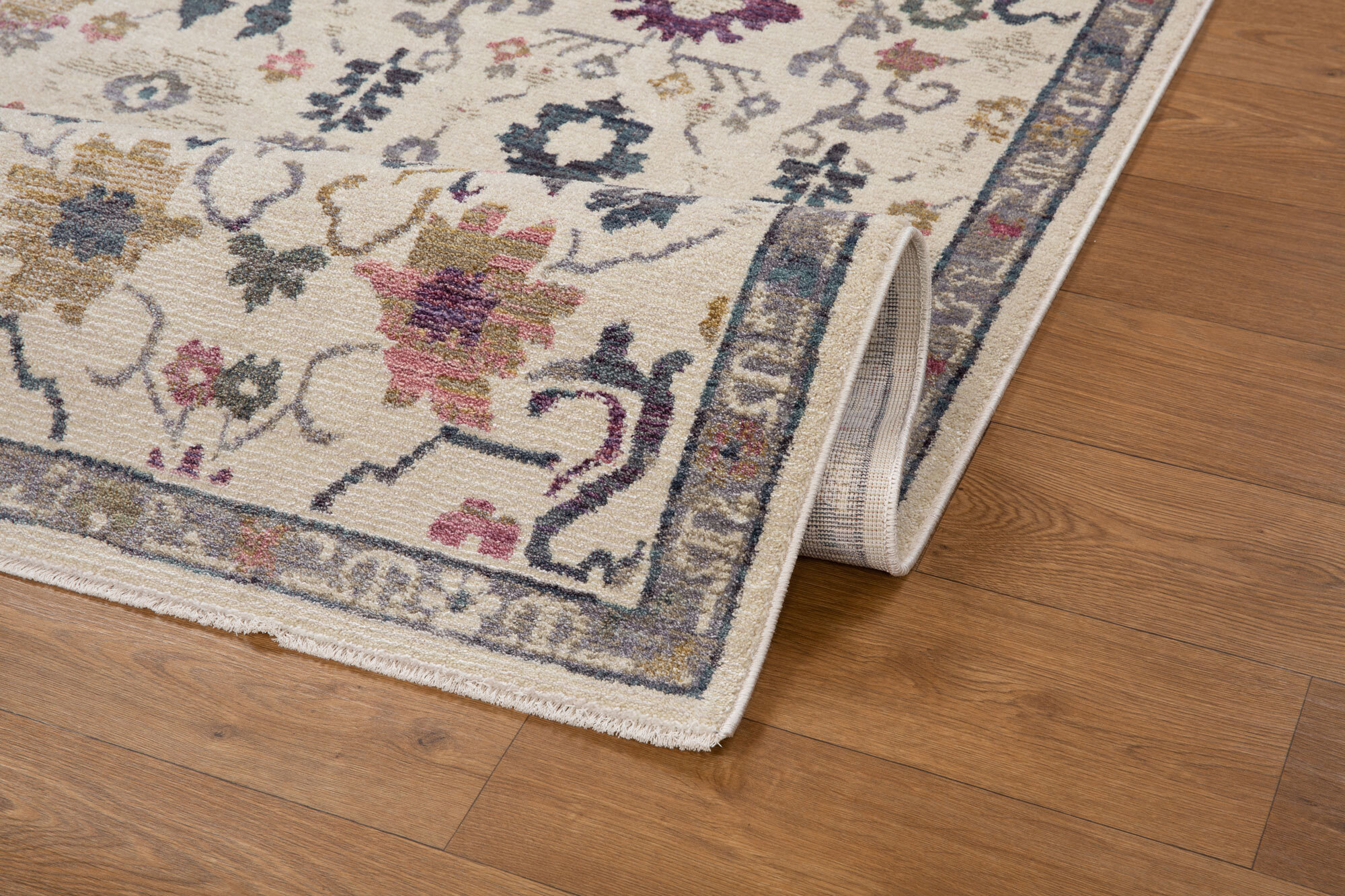 Cora Traditional Floral Motif Rug