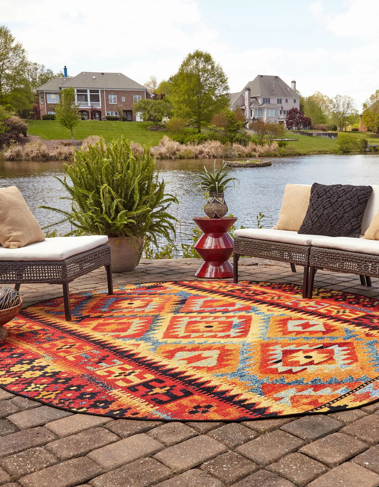 Mystique Round Outdoor Rug