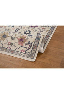 Cora Traditional Floral Motif Rug