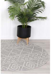 Macy Indoor-Outdoor Tribal Rug