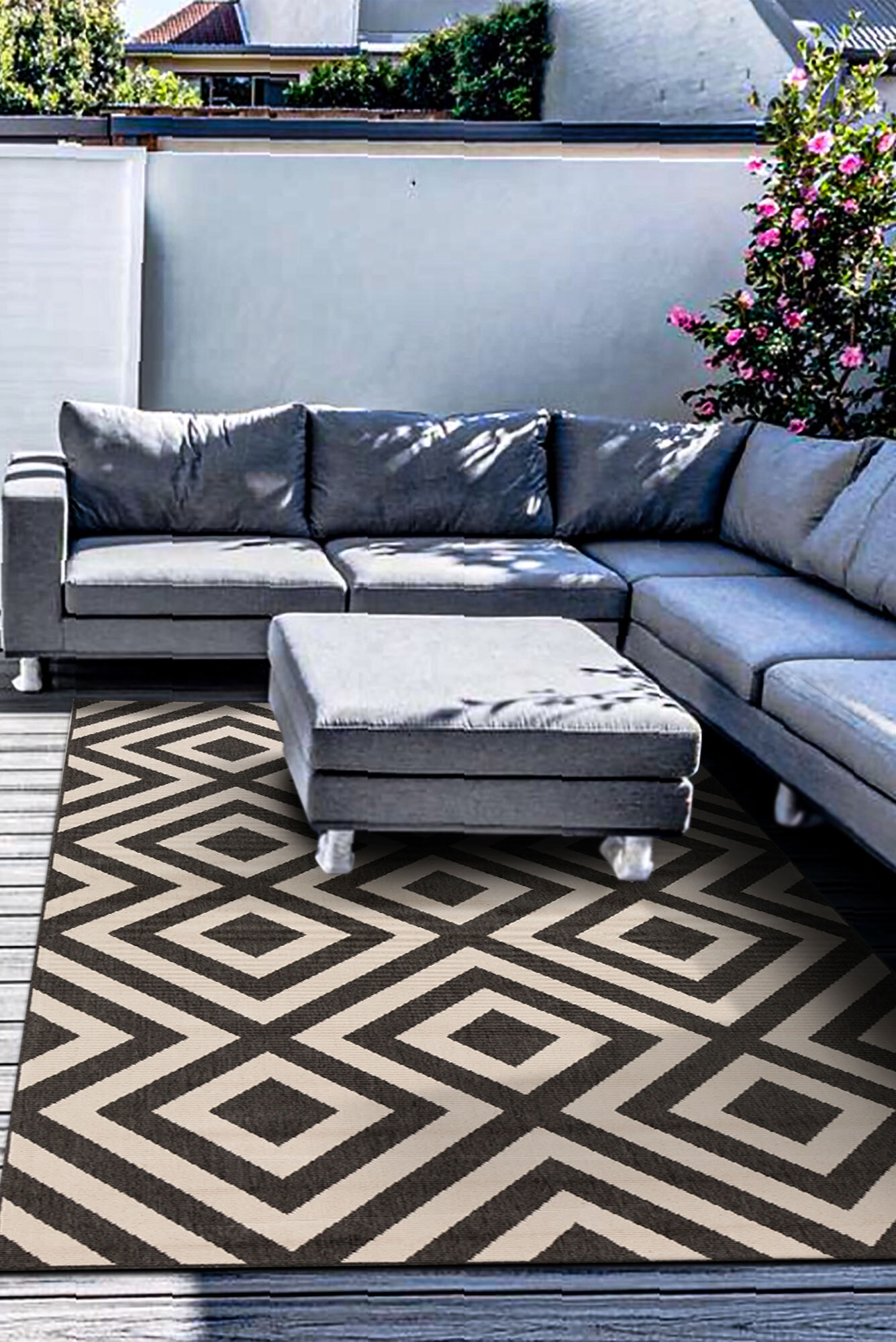 Ambient Geometric Outdoor Rug