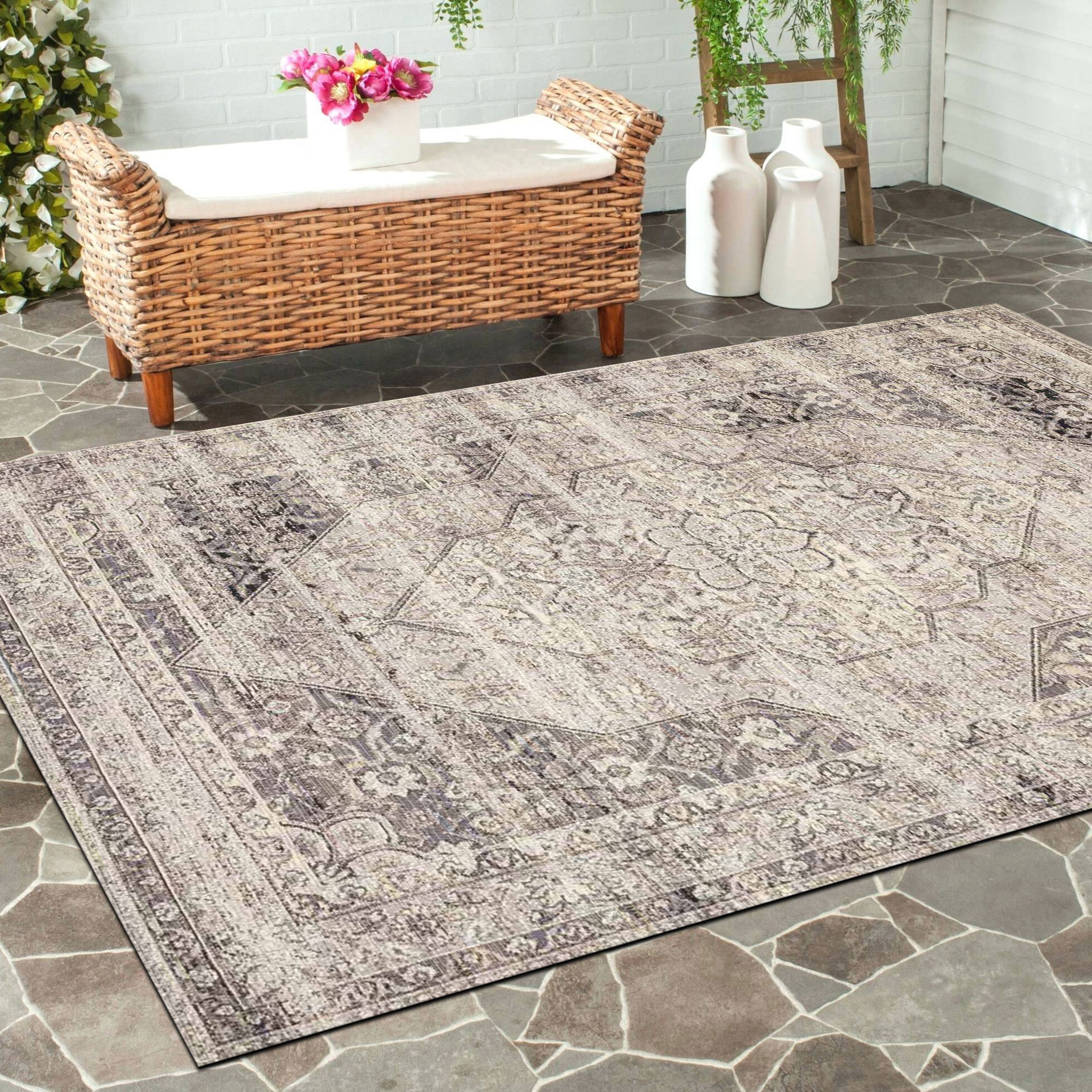 Aperto Floral Medallion Rug