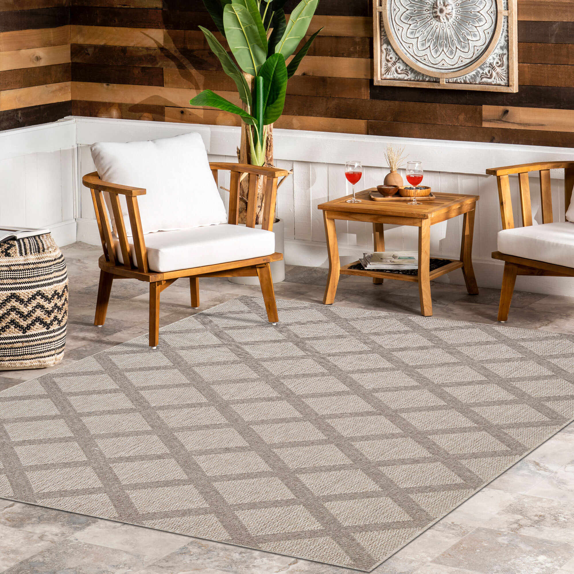 Mika Diamond Trellis Patio Rug