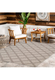 Mika Diamond Trellis Patio Rug