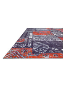 Noble Traditional Distressed Rug 