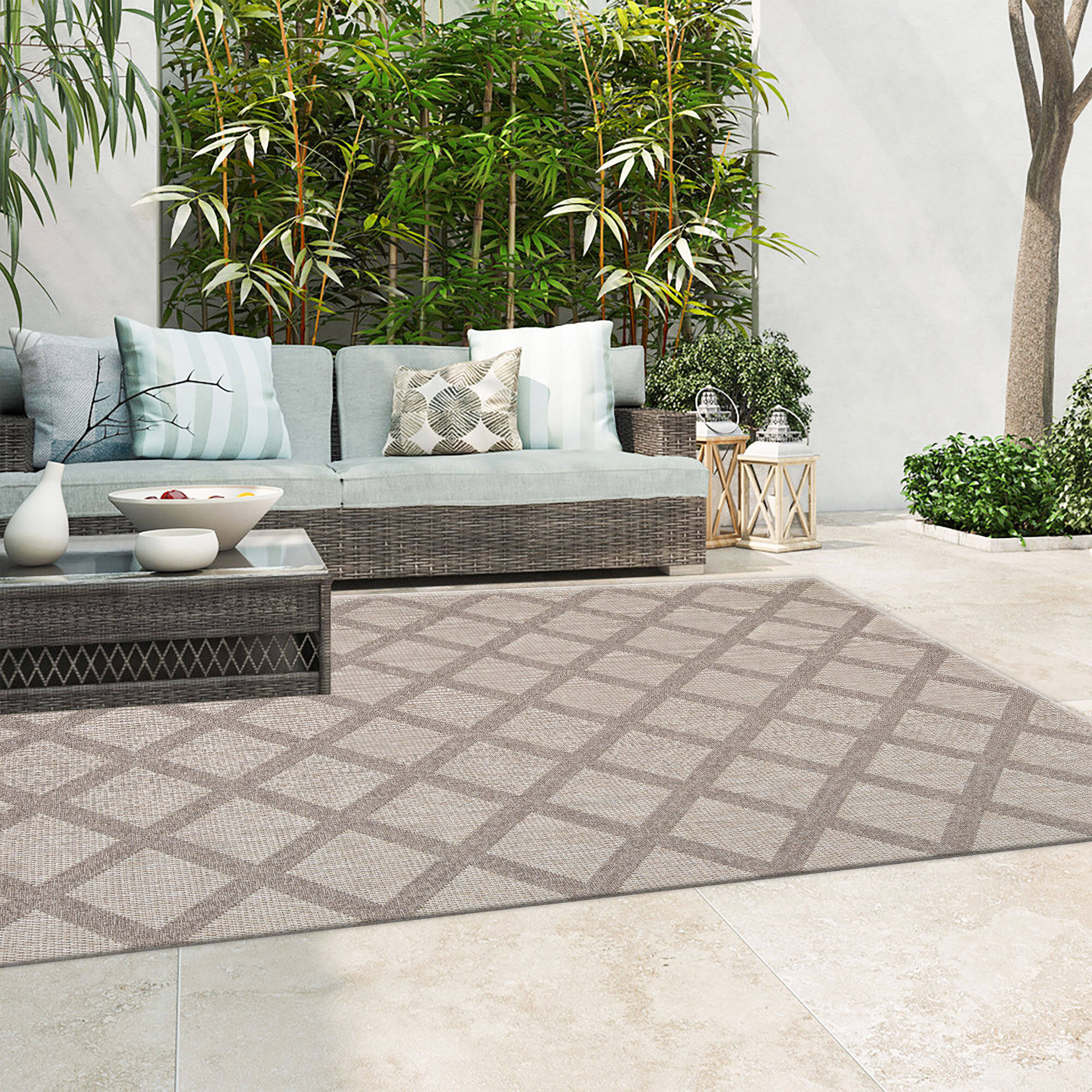 Mika Diamond Trellis Patio Rug