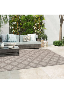 Mika Diamond Trellis Patio Rug