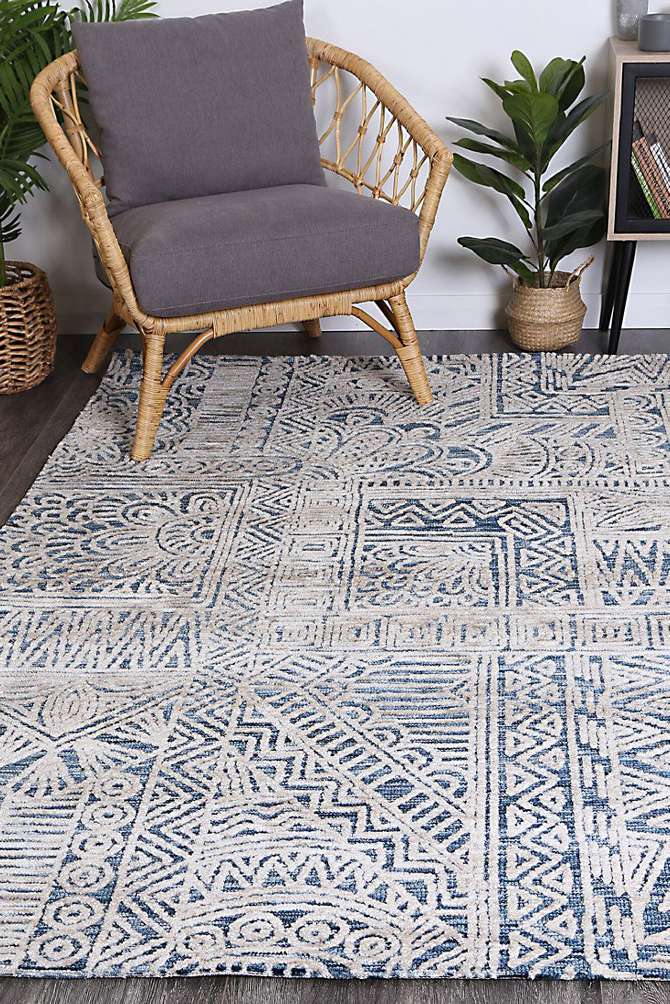 Amir Geometric Flatweave Rug(Size 330 x 240cm)