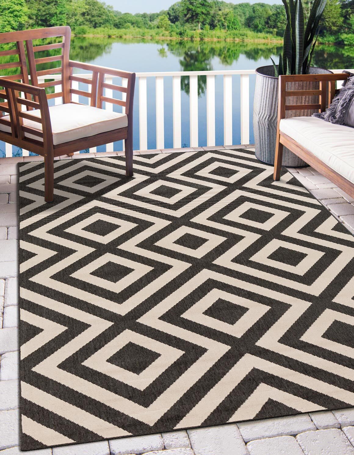 Ambient Geometric Outdoor Rug