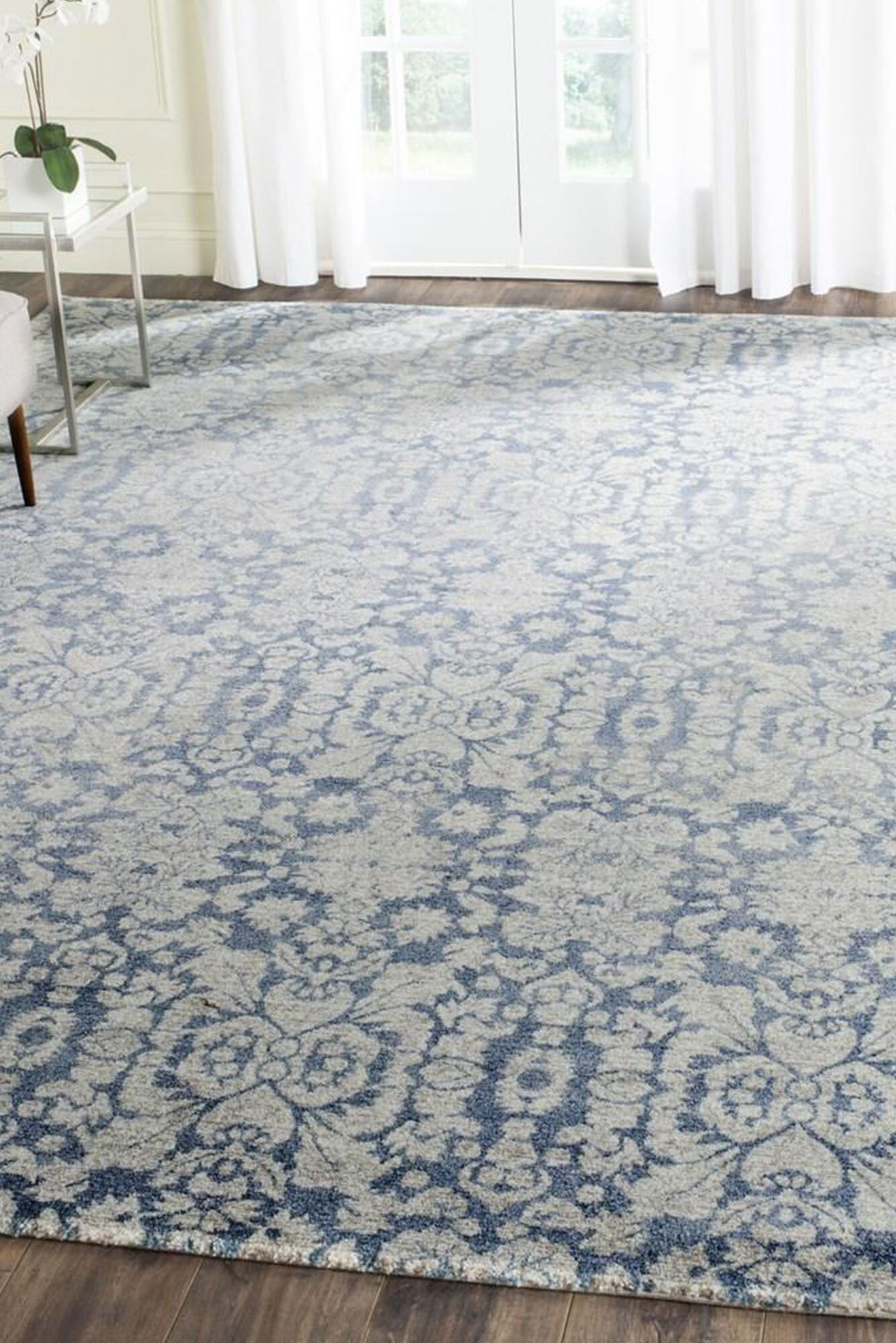 London Classic Blue Floral Rug(Size 290 x 200cm)