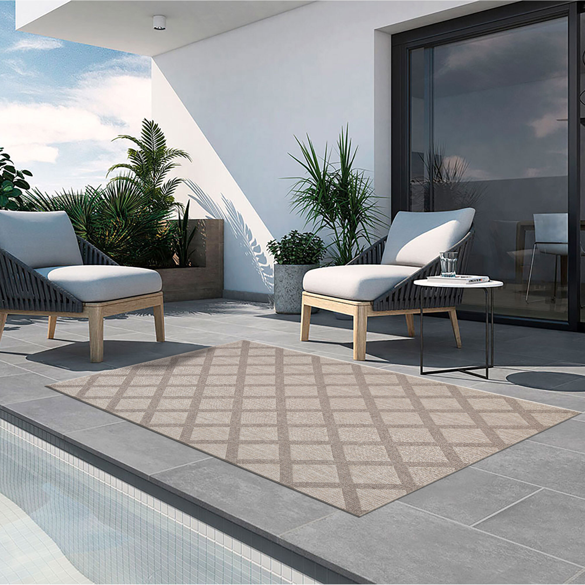 Mika Diamond Trellis Patio Rug