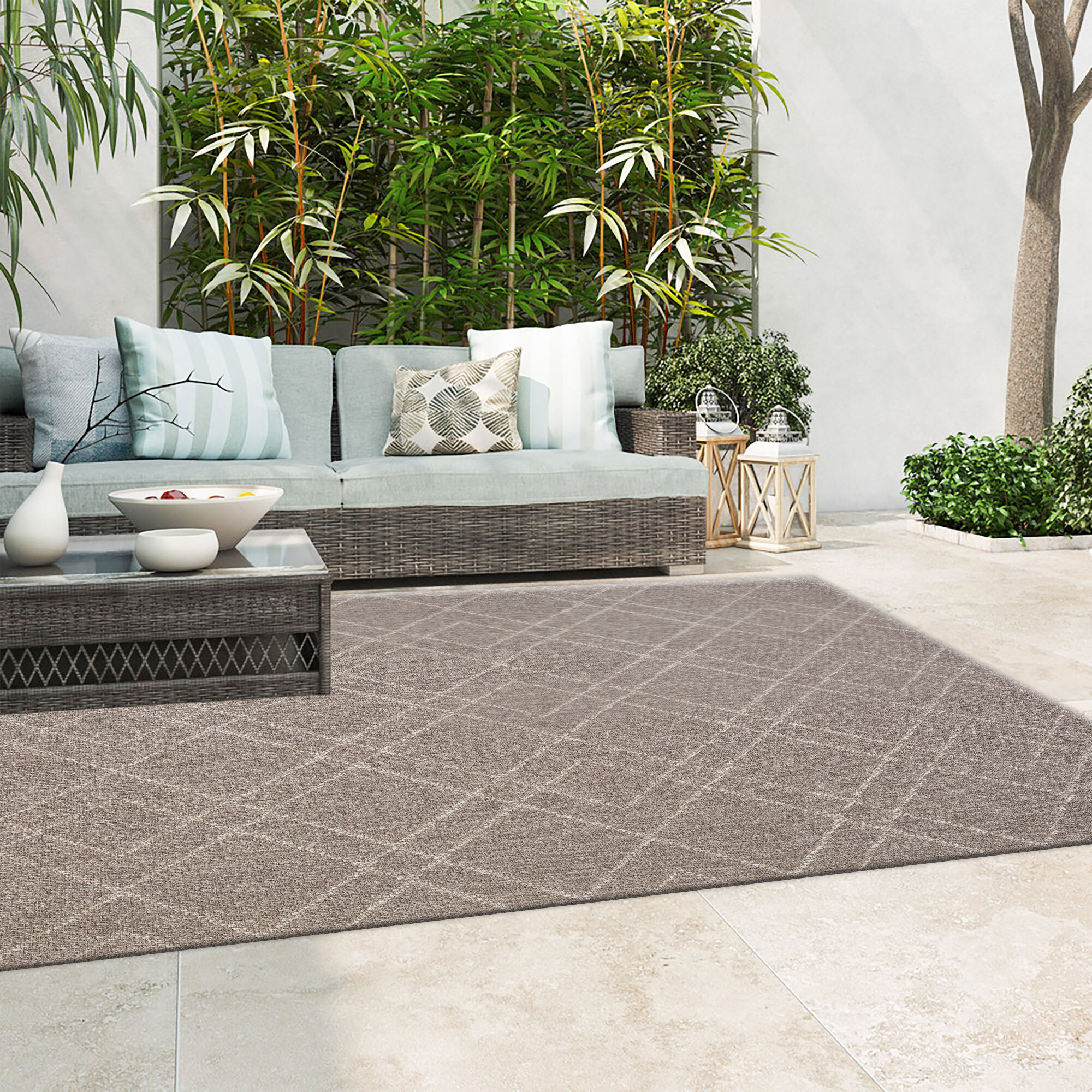 Mika Diamond Design Patio Rug