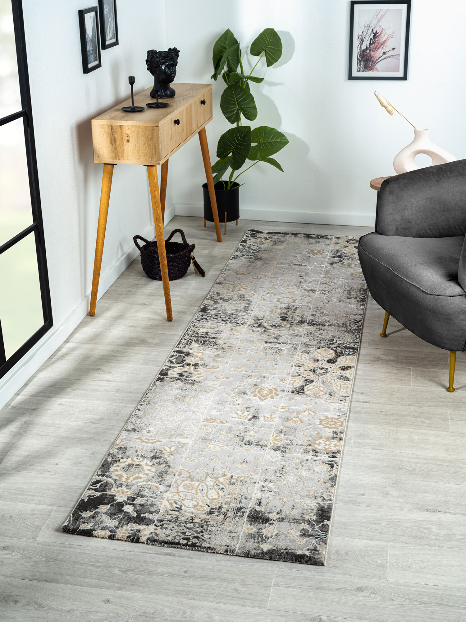 Seve Contemporary Floral Rug