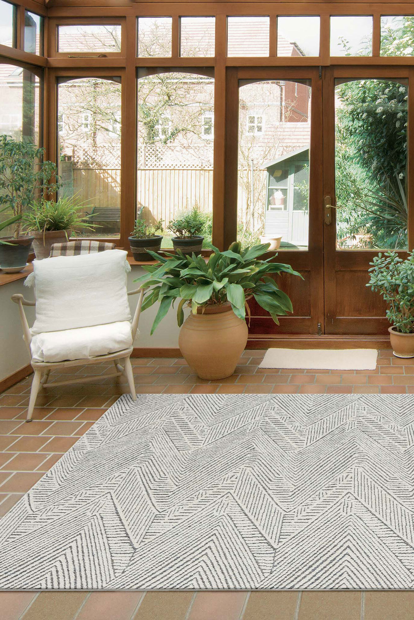 Vala Chevron Zig Zag Pattern Rug(Size 170 x 120cm)